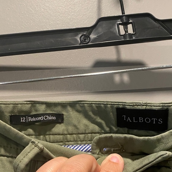 Talbots Women’s Size 12 Relaxed Olive Chinos 98% Cotton - Picture 2 of 7